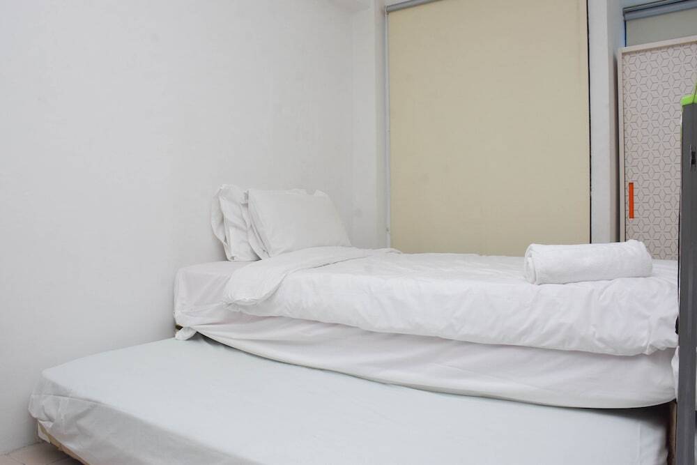 Джакарта: Cozy Stay And Homey Studio At Tifolia Apartment