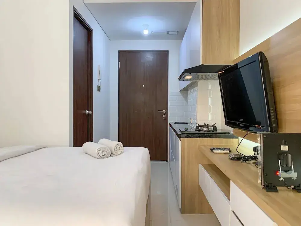 Депок: Minimalist Studio At Transpark Cibubur Apartment