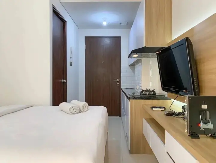 Депок: Minimalist Studio At Transpark Cibubur Apartment