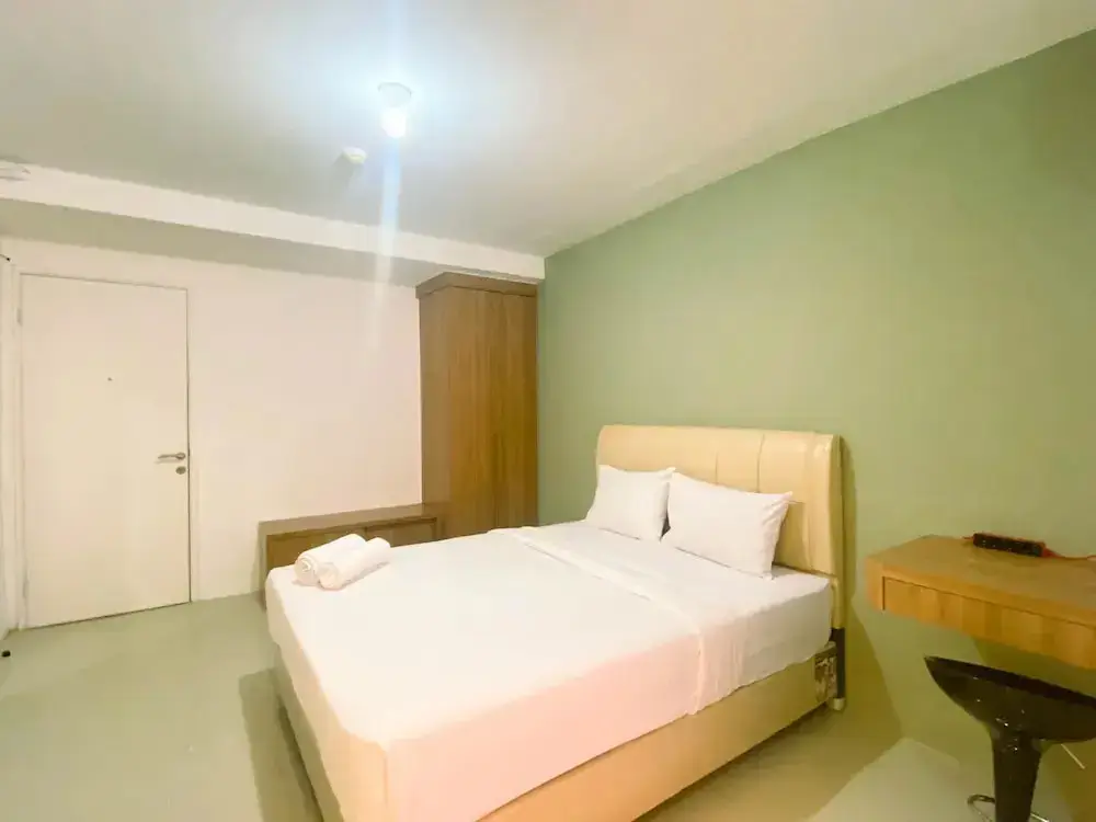 Comfy And Strategic Studio Apartment At Bassura City — фото 1