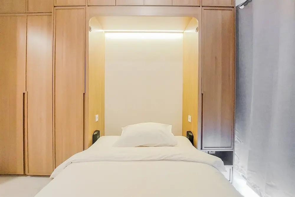Legok: Nice And Minimalist Studio At 32Th Floor Sky House Bsd Apartment