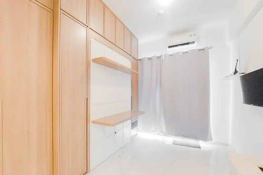 Legok: Nice And Minimalist Studio At 32Th Floor Sky House Bsd Apartment