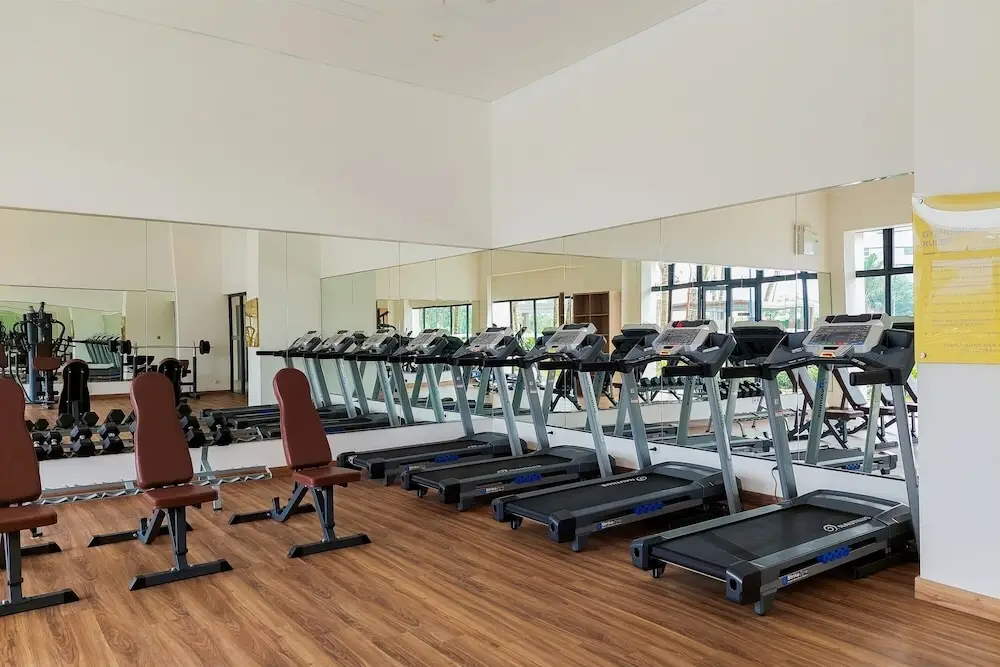 Legok: Nice And Minimalist Studio At 32Th Floor Sky House Bsd Apartment