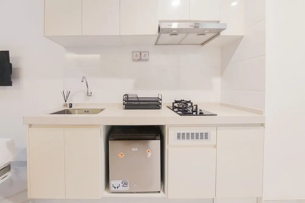Legok: Nice And Minimalist Studio At 32Th Floor Sky House Bsd Apartment