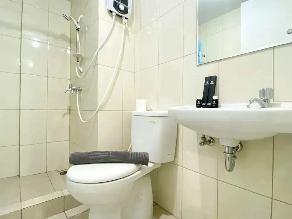 Бекаси: Elegant And Comfy 2Br Springlake Summarecon Bekasi Apartment Near Summarecon Mall