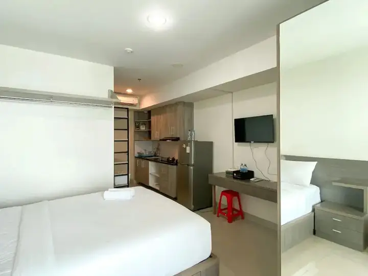 Бекаси: Enjoy Living Studio Room At High Floor Grand Kamala Lagoon Apartment