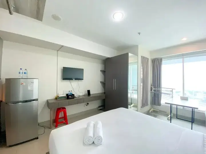 Бекаси: Enjoy Living Studio Room At High Floor Grand Kamala Lagoon Apartment