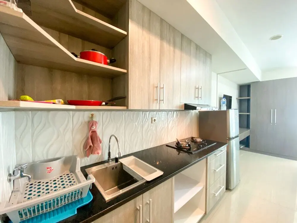 Бекаси: Enjoy Living Studio Room At High Floor Grand Kamala Lagoon Apartment