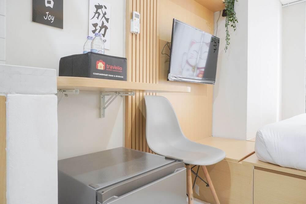 Джакарта: Simply Designed Studio At Daan Mogot City Apartment