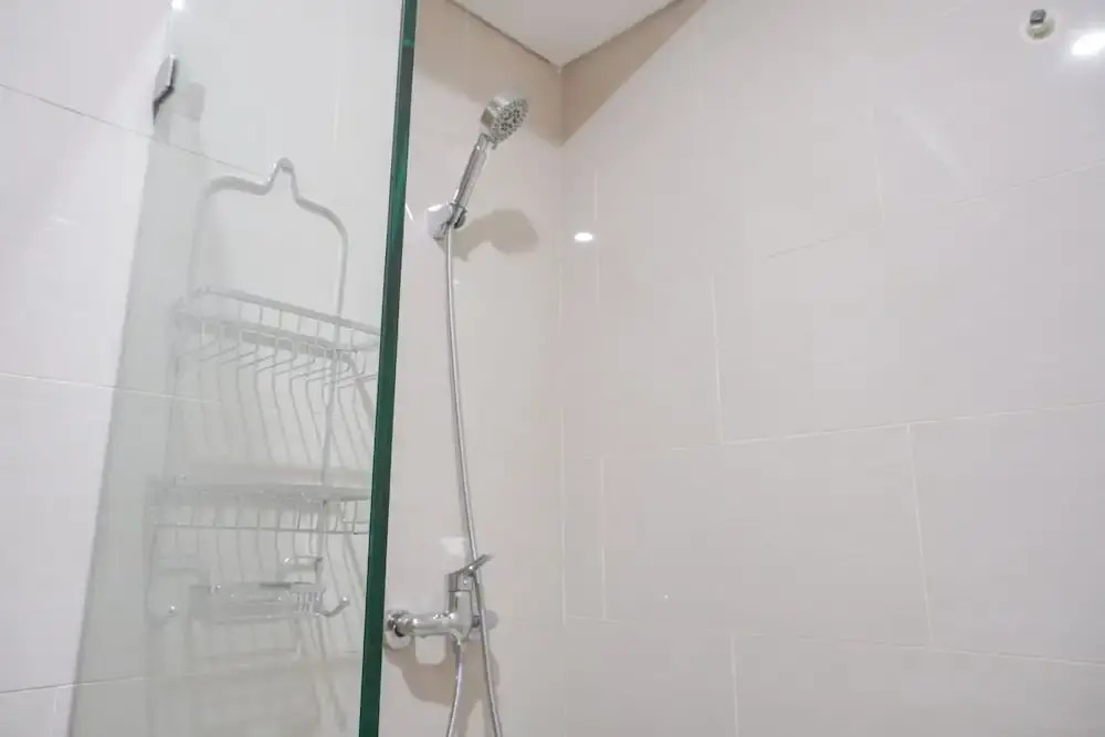 Джакарта: Simply Designed Studio At Daan Mogot City Apartment