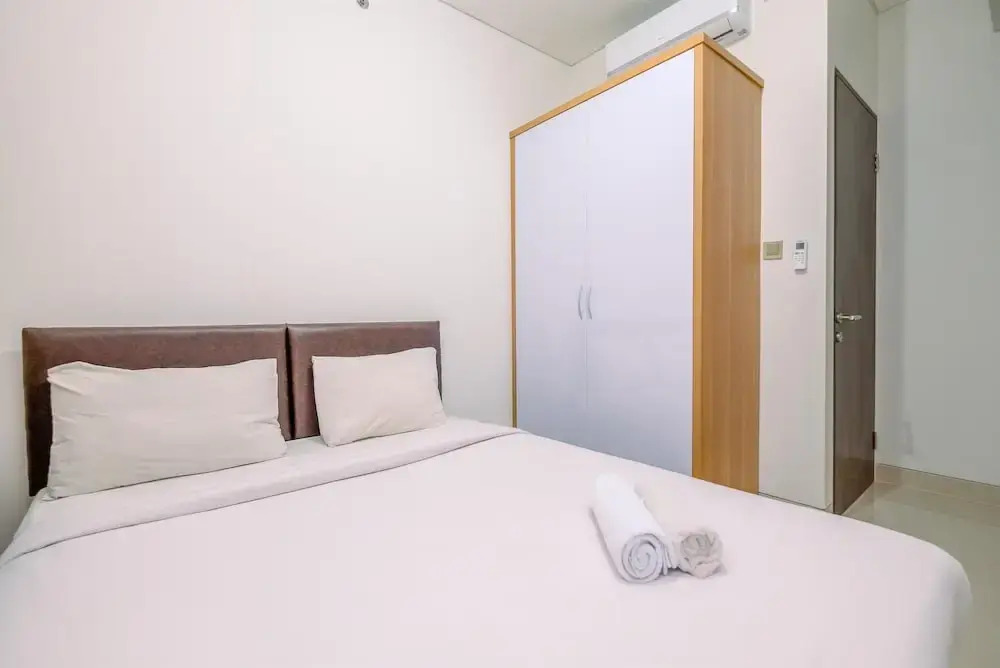 Депок: Well Designed 2Br Corner Transpark Cibubur Apartment