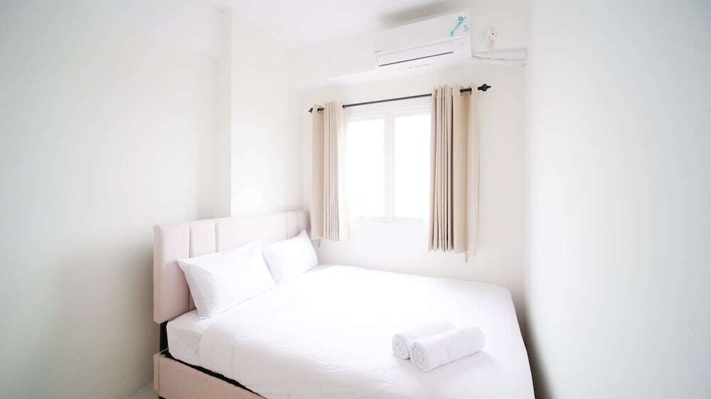 Сурабая: Best Choice And Tidy 2Br At Puncak Dharmahusada Apartment
