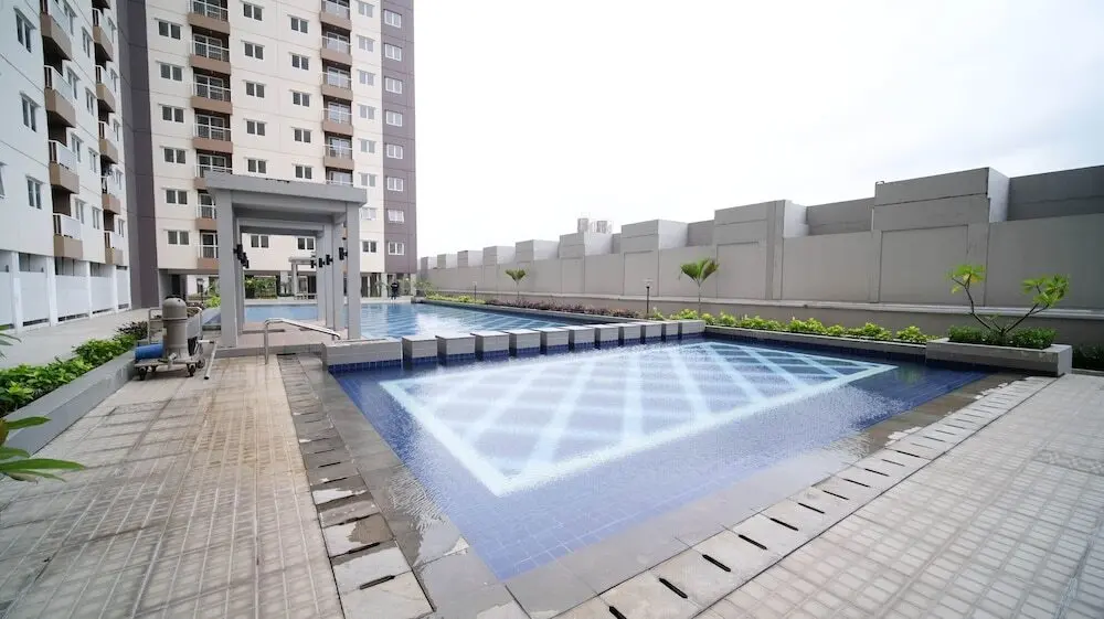 Сурабая: Best Choice And Tidy 2Br At Puncak Dharmahusada Apartment