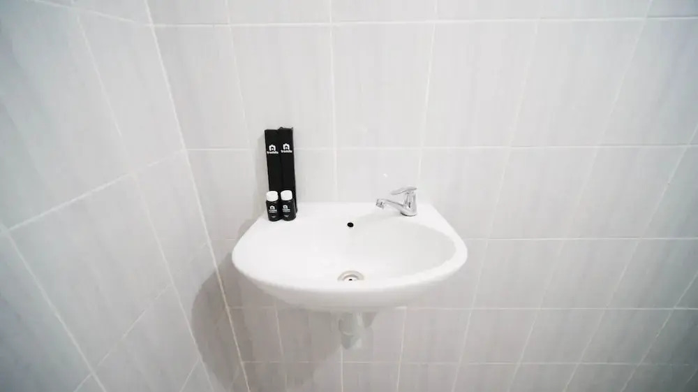Сурабая: Best Choice And Tidy 2Br At Puncak Dharmahusada Apartment
