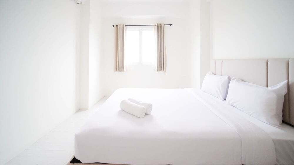 Сурабая: Best Choice And Tidy 2Br At Puncak Dharmahusada Apartment