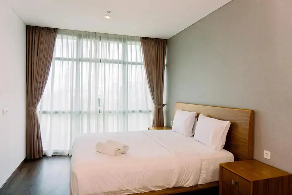 Spacious 3BR Apartment At 8th Floor Veranda Residence Puri — фото 1