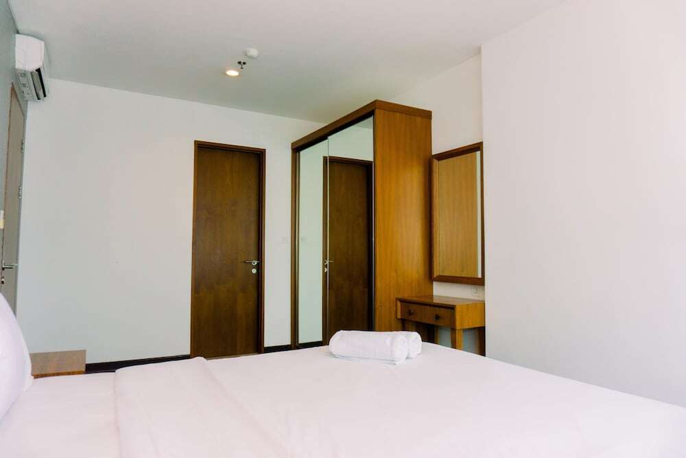Джакарта: Spacious 3BR Apartment At 8th Floor Veranda Residence Puri