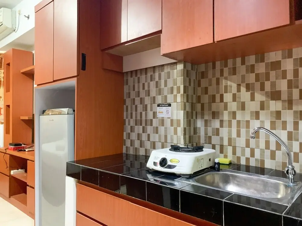 Депок: Comfort Minimalist Studio Apartment At Margonda Residence 5