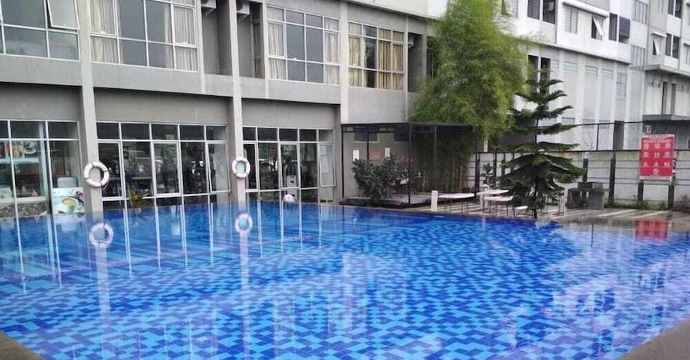 Чимахи: Great Choice 2Br At The Edge Bandung Apartment