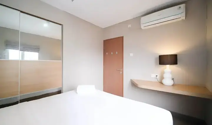 Сурабая: Minimalist And Beautiful 1Br With Extra Room At Pavilion Permata Apartment