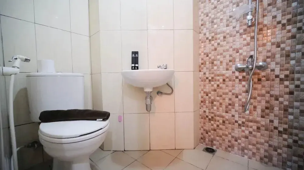 Сурабая: Minimalist And Beautiful 1Br With Extra Room At Pavilion Permata Apartment