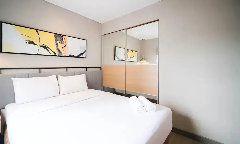 Сурабая: Minimalist And Beautiful 1Br With Extra Room At Pavilion Permata Apartment