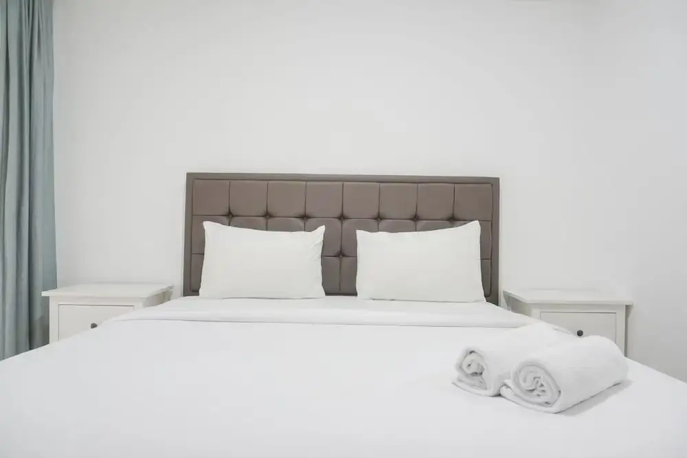 Джакарта: Minimalist And Comfort Stay Studio Gold Coast Apartment