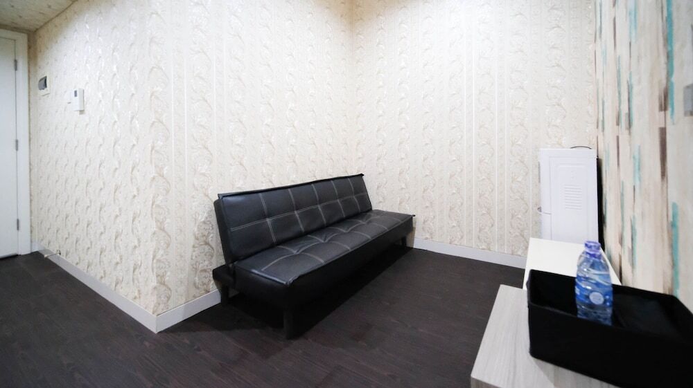 Сурабая: Best Location And Homey 1Br Apartment At Trillium Residence