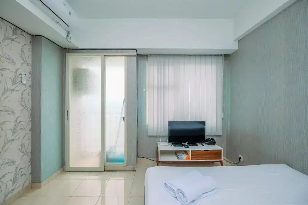 Депок: Comfy Studio Apartment At Margonda Residence 3