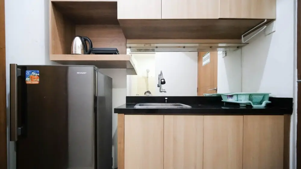Сурабая: Cozy Living Studio At Pavilion Permata Apartment