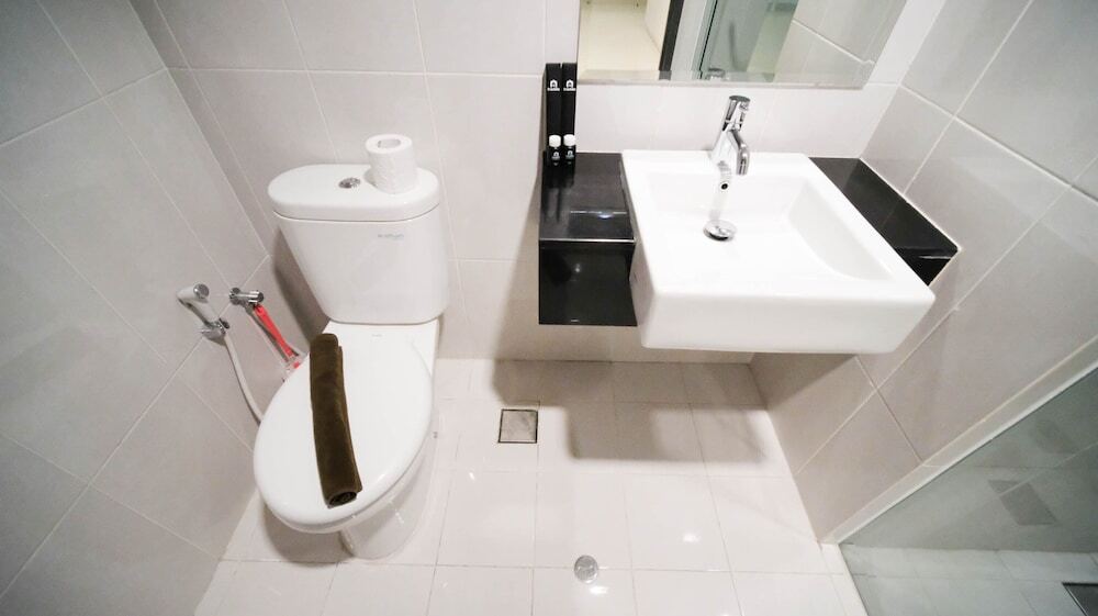 Сурабая: Best Location And Comfy 1Br At Praxis Apartment