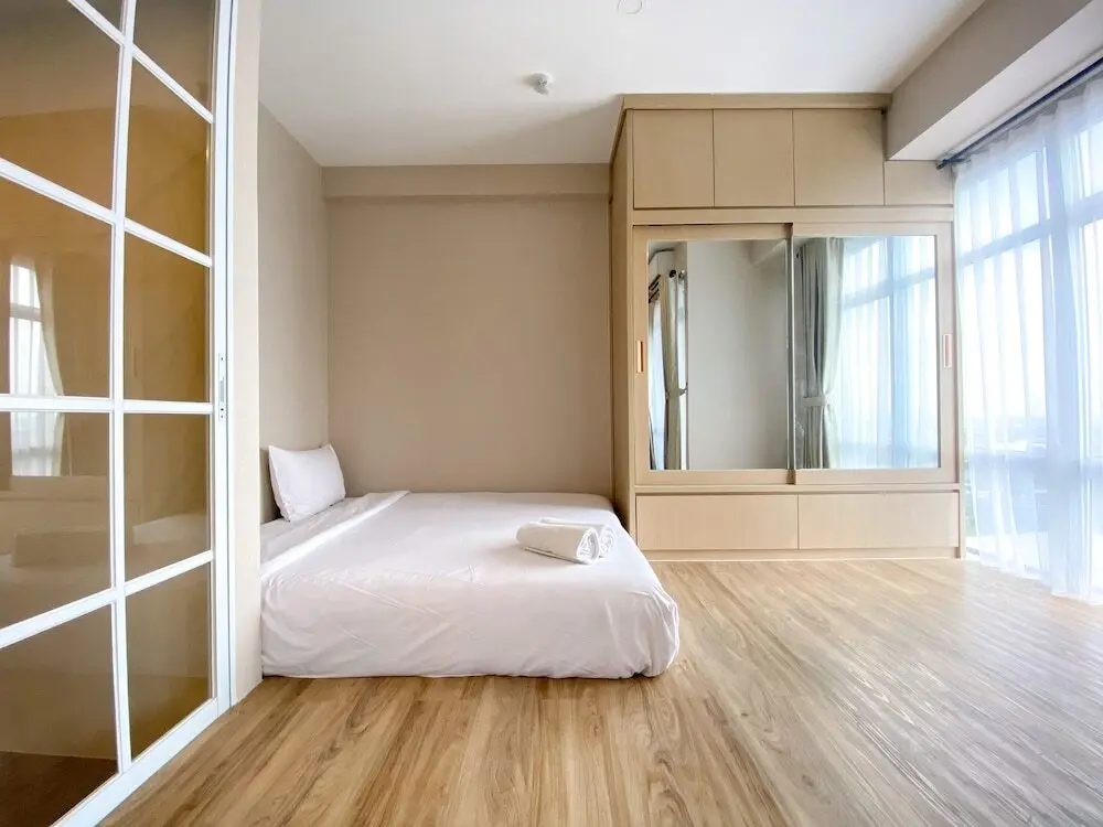 Чикаранг: Cozy And Simple Big Studio Vasanta Innopark Apartment