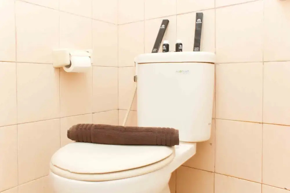 Джакарта: Homey And Comfort Studio At Tifolia Apartment