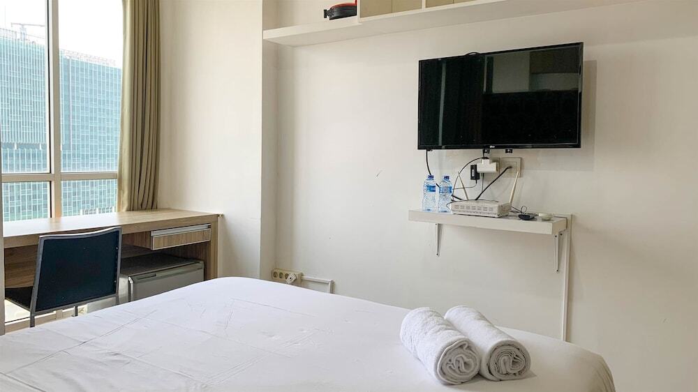 Джакарта: Cozy And Tidy Studio At Tifolia Apartment
