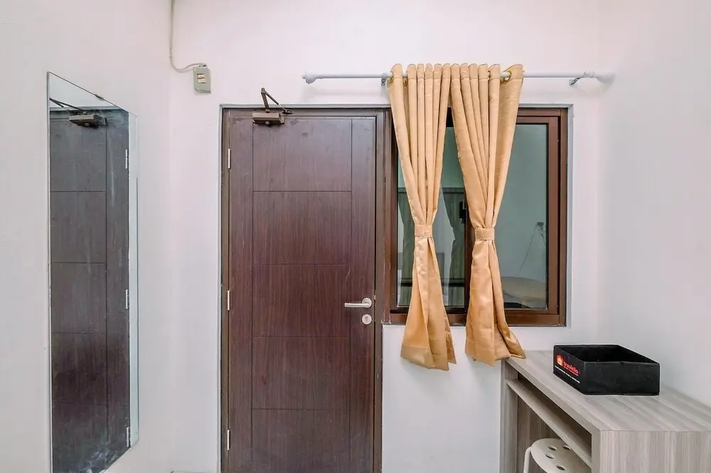 Джакарта: Cozy Studio For 1 Pax At Banyo Raya A25 Guesthouse