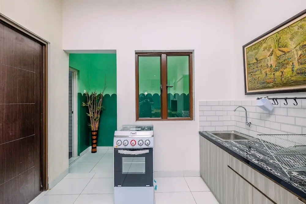 Джакарта: Cozy Studio For 1 Pax At Banyo Raya A25 Guesthouse