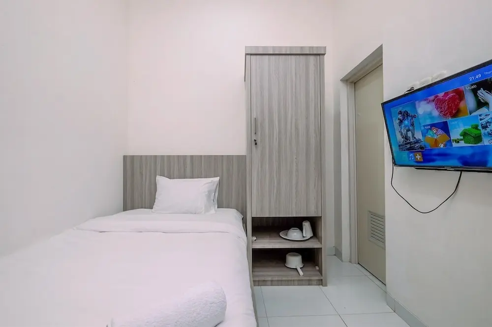 Джакарта: Cozy Studio For 1 Pax At Banyo Raya A25 Guesthouse