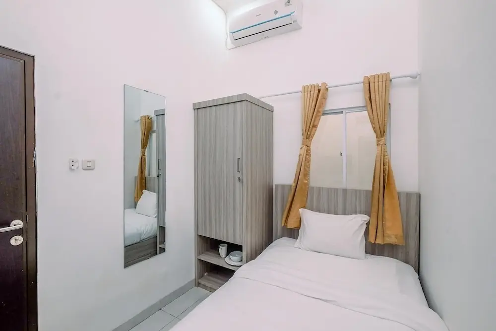 Джакарта: Compact Studio For 1 Pax At Banyo Raya A25 Guesthouse