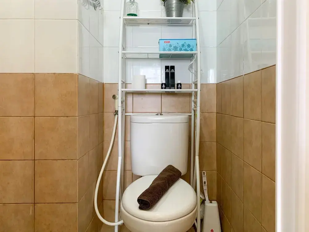 Джакарта: Modern Look And Comfortable 2Br Green Pramuka City Apartment