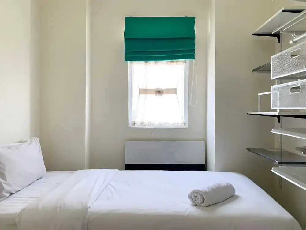 Джакарта: Modern Look And Comfortable 2Br Green Pramuka City Apartment