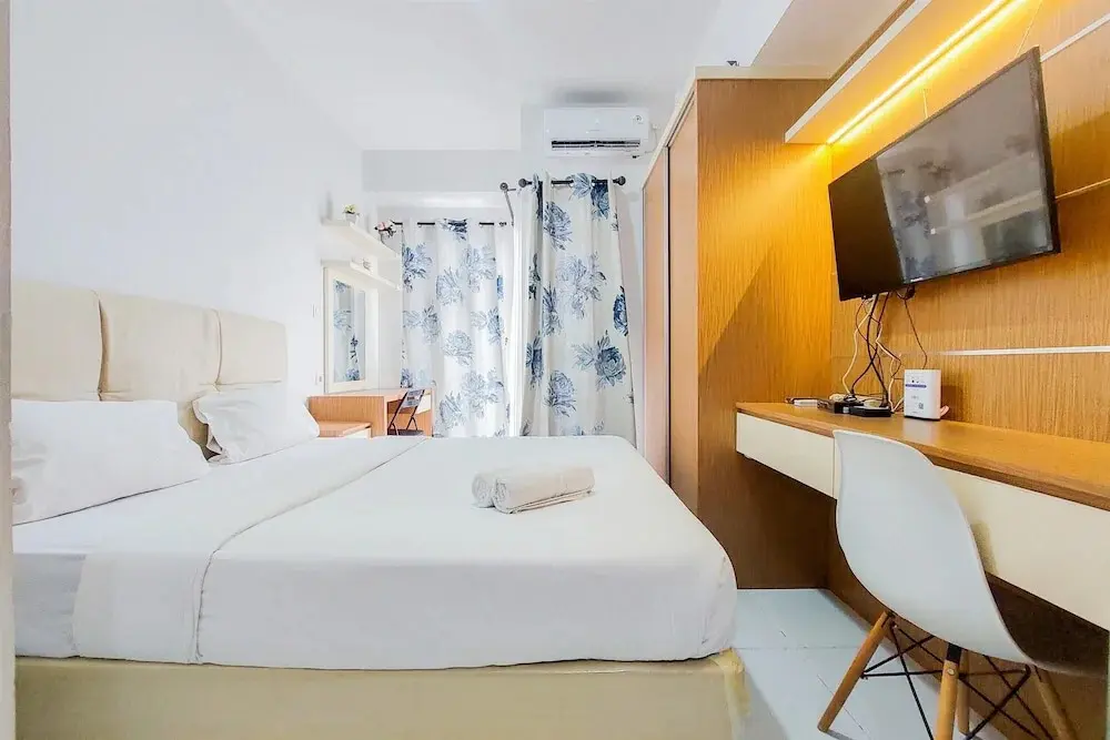 Южный Тангеранг: Homey And Elegant Studio Amazana Serpong Apartment