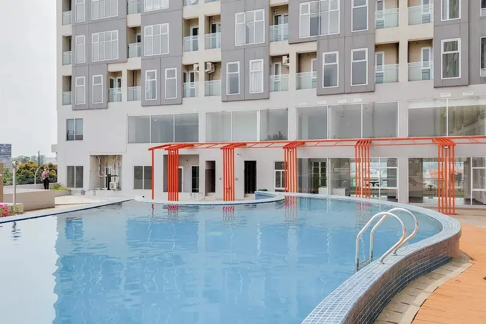 Южный Тангеранг: Homey And Elegant Studio Amazana Serpong Apartment
