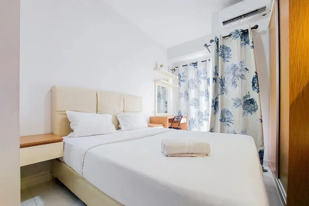Южный Тангеранг: Homey And Elegant Studio Amazana Serpong Apartment
