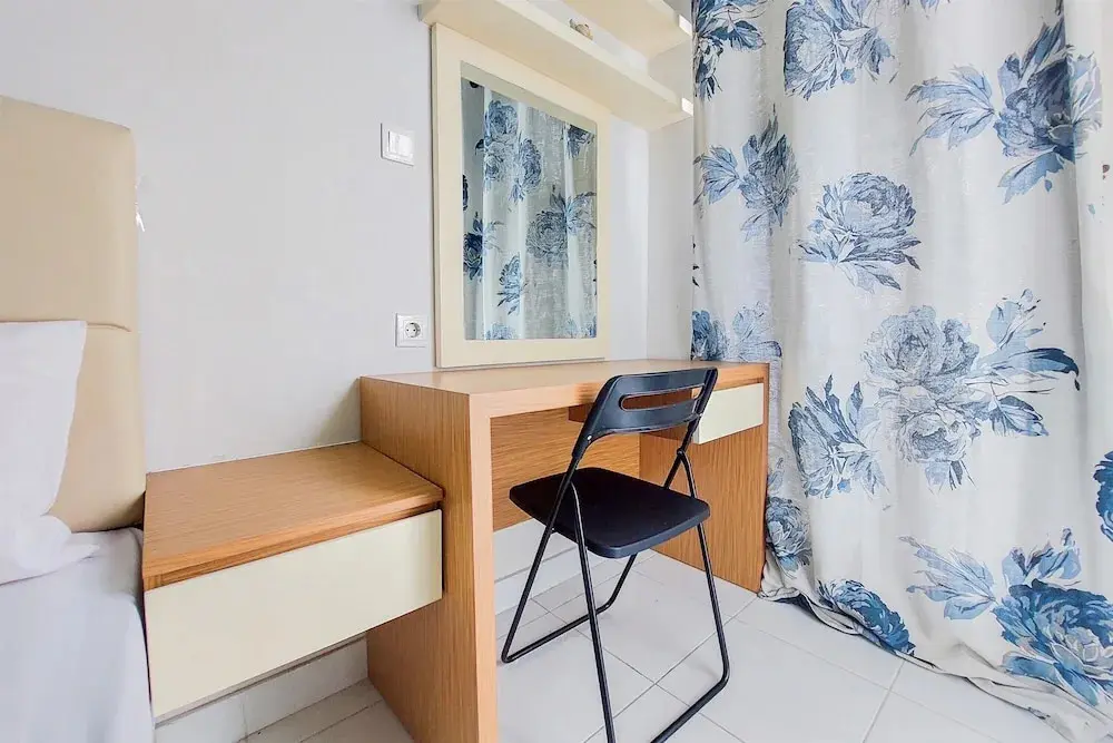 Южный Тангеранг: Homey And Elegant Studio Amazana Serpong Apartment