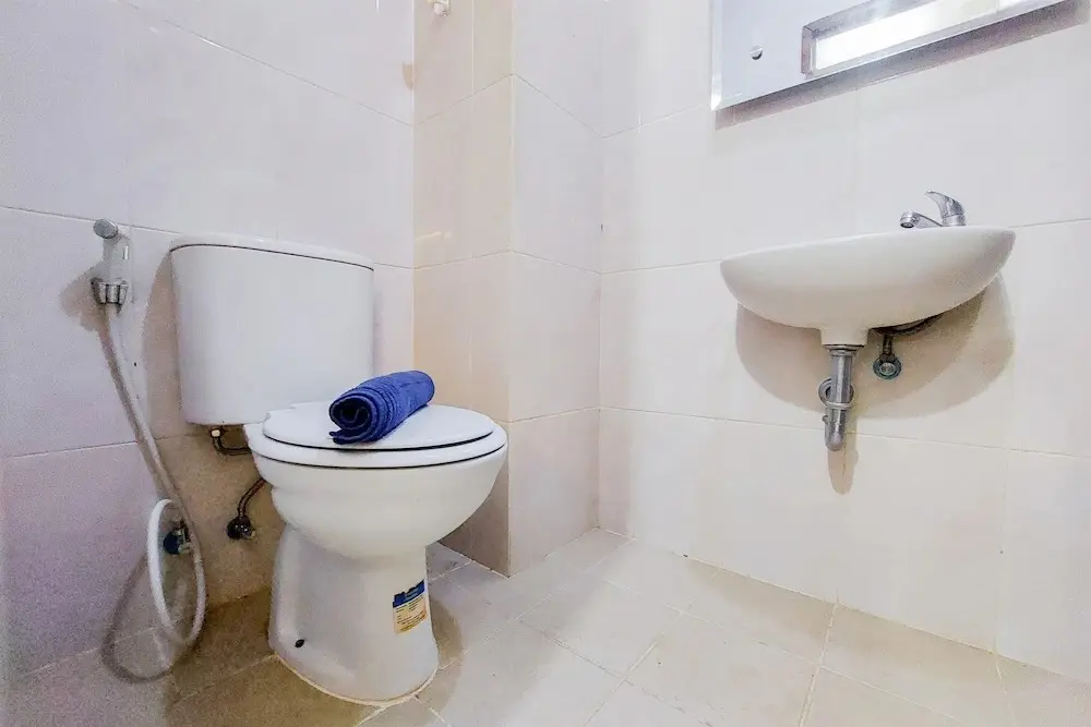 Южный Тангеранг: Homey And Elegant Studio Amazana Serpong Apartment