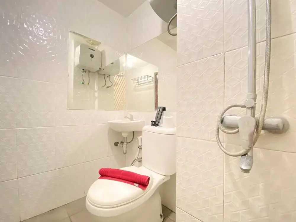 Бандунг: Comfort Minimalist Studio At 3Rd Floor Grand Asia Afrika Apartment