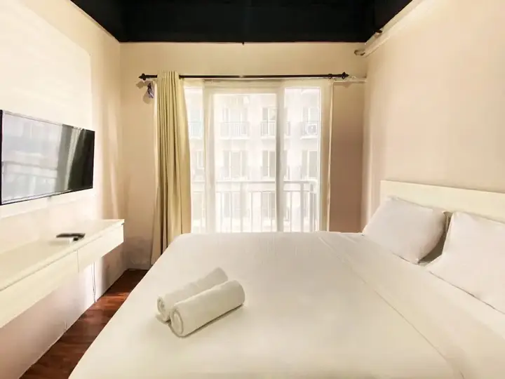 Бандунг: Comfort Minimalist Studio At 3Rd Floor Grand Asia Afrika Apartment