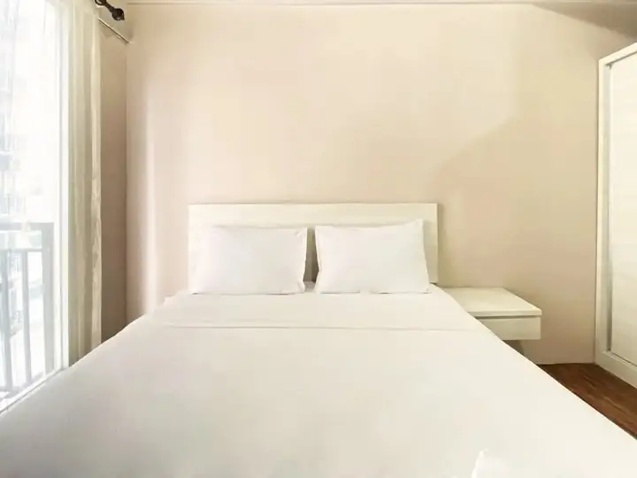Бандунг: Comfort Minimalist Studio At 3Rd Floor Grand Asia Afrika Apartment