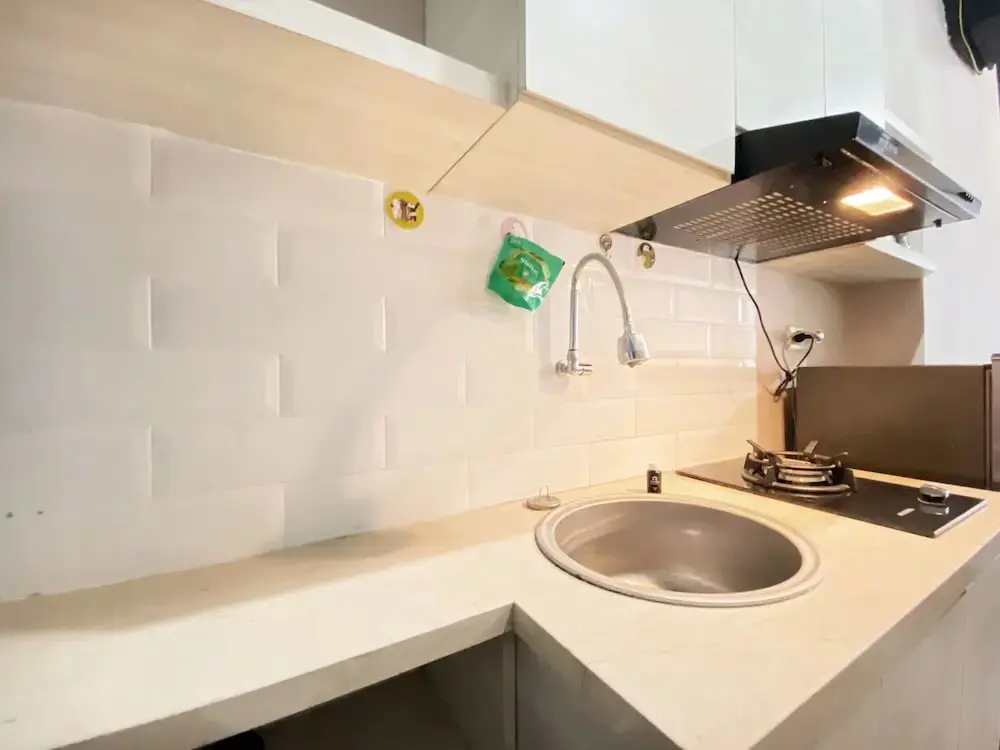 Бандунг: Comfort Minimalist Studio At 3Rd Floor Grand Asia Afrika Apartment
