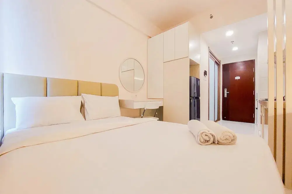 Legok: Comfy And Fancy Studio Apartment At Sky House Bsd